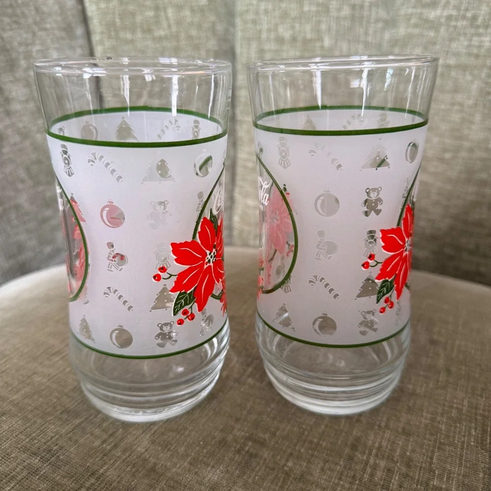 Vintage‎ Coca-Cola Christmas Poinsettia Glass Tumblers Set of 2 Red Green 6 Inch